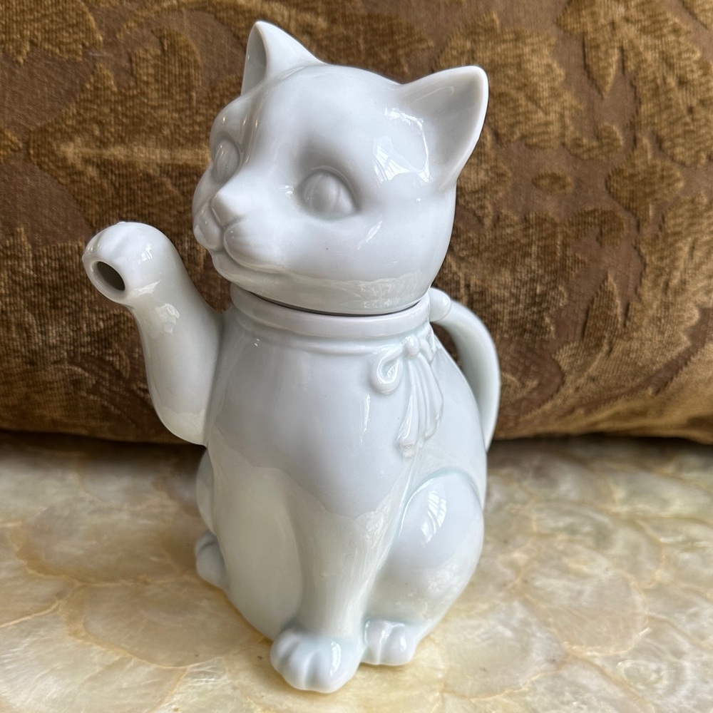 White Ceramic Cat-Shaped Tea Pot/Creamer Takahashi San Francisco